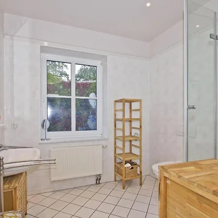 Haus Borgwardt Nr 04 * Goehren (Ruegen)