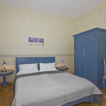 Haus Borgwardt Nr 04 * Goehren (Ruegen)